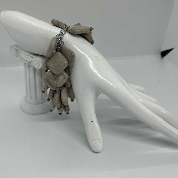 Handcrafted Gray Brown Gemstone Whimsical Forest Fairy Bracelet NWT Size OS - Picture 3 of 6